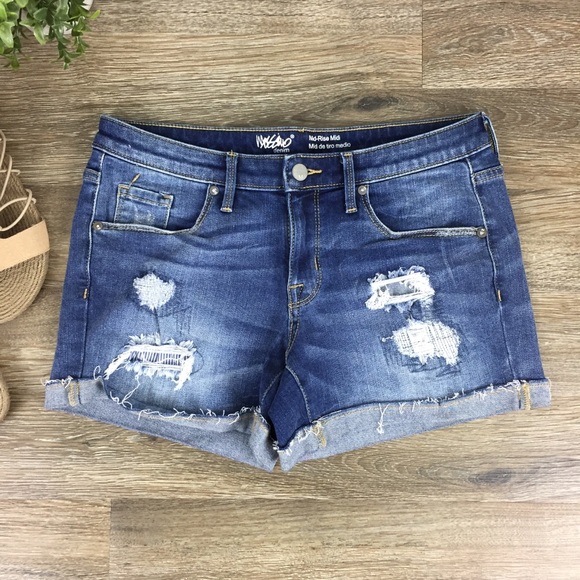 mossimo mid rise shorts